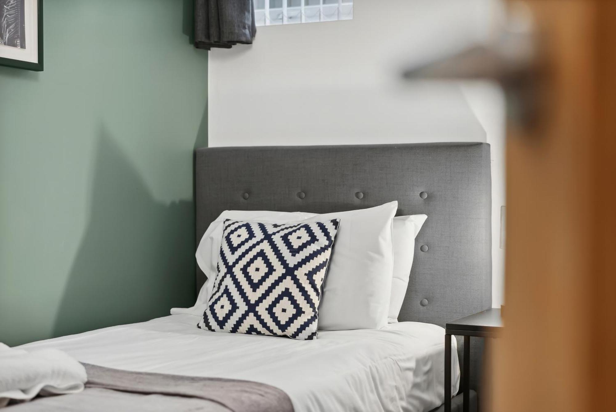Corinium Lodge - Town Centre Apartment Cirencester Εξωτερικό φωτογραφία
