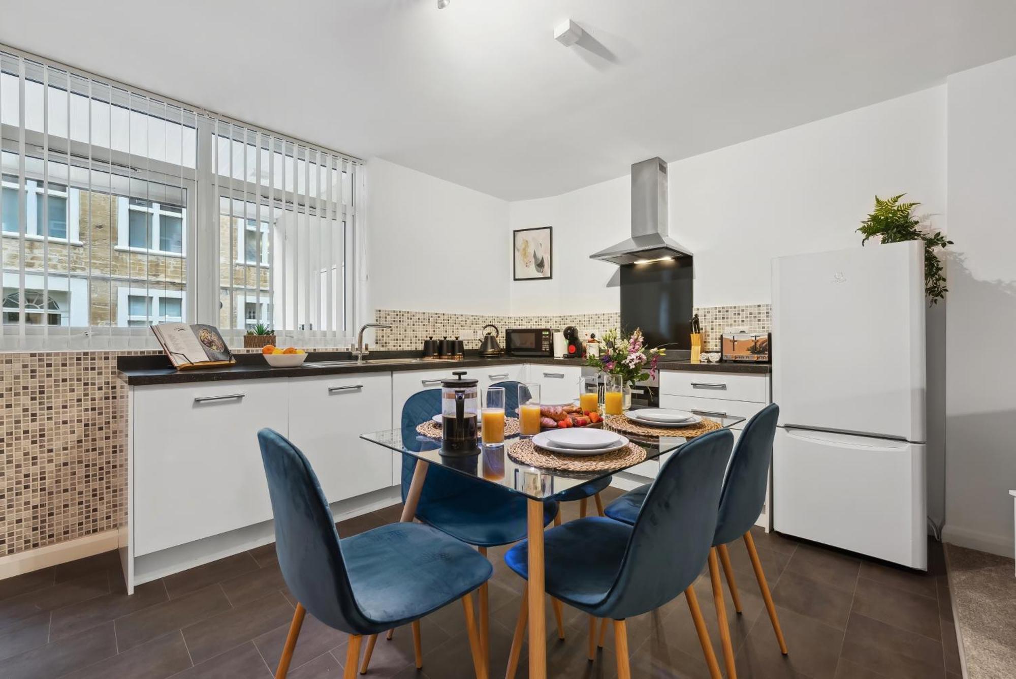 Corinium Lodge - Town Centre Apartment Cirencester Εξωτερικό φωτογραφία